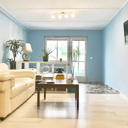 Finest Prime In Old Town Apartment *